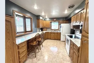 127 4th Street NW, Clara City, MN 56222 - Photo 5