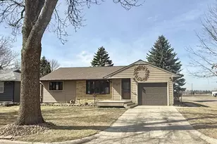 127 4th St NW, Clara City, MN 56222 - Photo 1