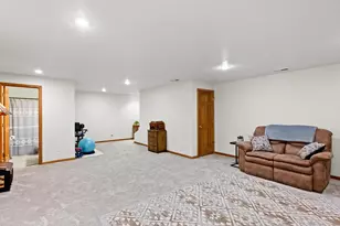 613 Temple St, Alexandria, MN 56308 - Photo 25