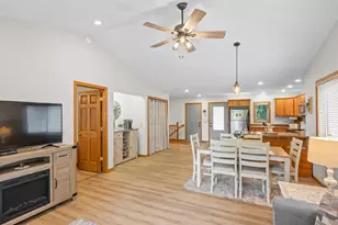 613 Temple St, Alexandria, MN 56308 - Photo 11