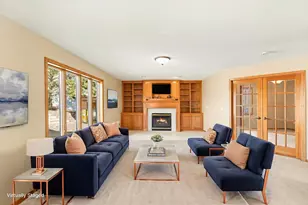 2431 Tevlin Ct E, Maplewood, MN 55119 - Photo 3