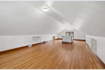 950 Hawthorne Avenue E, Saint Paul, MN 55106 - Photo 9