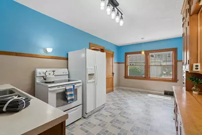 950 Hawthorne Avenue E, Saint Paul, MN 55106 - Photo 3