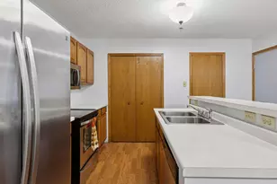 2600 Lockwood Dr, Mendota Heights, MN 55120 - Photo 13