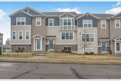 2189 Gateway Hill Road, North Saint Paul, MN 55109 - Photo 1