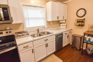 214 Markley Ave N, Thief River Falls, MN 56701 - Photo 9