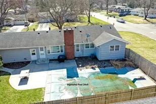 725 Pontiac Pl, Mendota Heights, MN 55120 - Photo 5