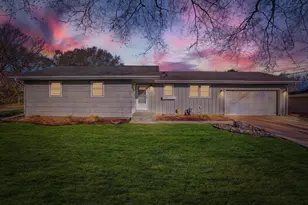 725 Pontiac Pl, Mendota Heights, MN 55120 - Photo 37