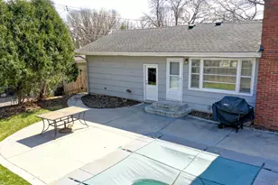 725 Pontiac Pl, Mendota Heights, MN 55120 - Photo 11