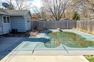 725 Pontiac Pl, Mendota Heights, MN 55120 - Photo 9