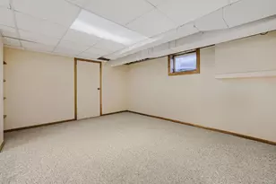 725 Pontiac Pl, Mendota Heights, MN 55120 - Photo 25