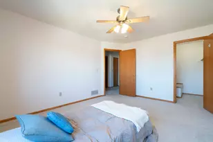 5425 Orleans Ln N, Plymouth, MN 55442 - Photo 21
