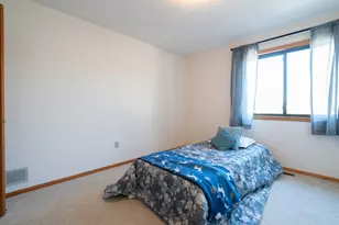 5425 Orleans Ln N, Plymouth, MN 55442 - Photo 19
