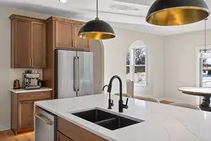 2388 Laurie Ct, Roseville, MN 55113 - Photo 21