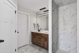 2388 Laurie Ct, Roseville, MN 55113 - Photo 39