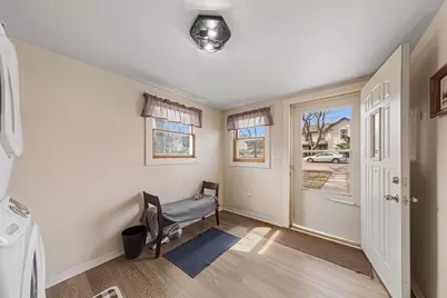 326 Jefferson Street, Saint Peter, MN 56082 - Photo 3