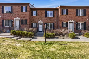 629 Maple Park Dr, Mendota Heights, MN 55118 - Photo 1