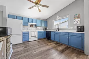 3737 Village Green Cir, Moorhead, MN 56560 - Photo 9