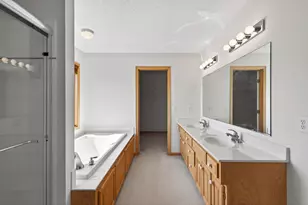 17792 Hickory Trail, Lakeville, MN 55044 - Photo 15