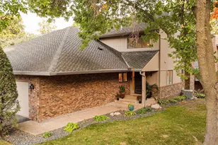 1148 Hollybrook Dr, Wayzata, MN 55391 - Photo 27