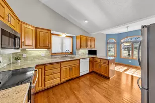 10408 Eagle Pointe Trail, Woodbury, MN 55129 - Photo 3