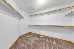 10408 Eagle Pointe Trail, Woodbury, MN 55129 - Photo 11