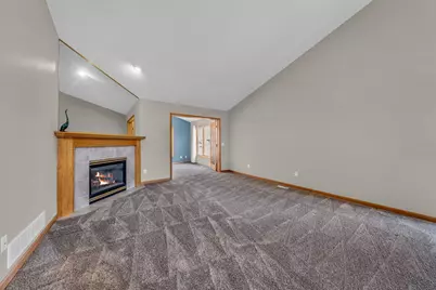 10408 Eagle Pointe Trail, Woodbury, MN 55129 - Photo 17