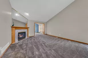 10408 Eagle Pointe Trail, Woodbury, MN 55129 - Photo 17