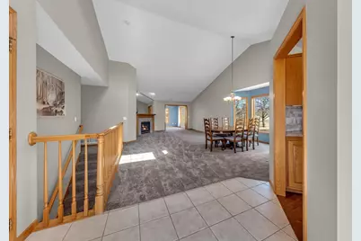 10408 Eagle Pointe Trail, Woodbury, MN 55129 - Photo 15