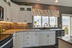 657 Westminster Dr, Moorhead, MN 56560 - Photo 17