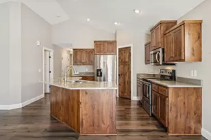 10105 Ewing Ln N, Brooklyn Park, MN 55443 - Photo 3