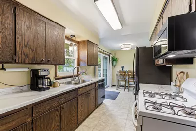 9324 30th Avenue N, New Hope, MN 55427 - Photo 9