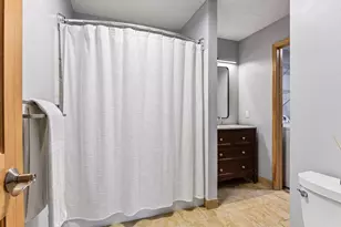 18721 Clear View Ct, Minnetonka, MN 55345 - Photo 23