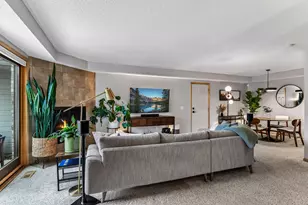 18721 Clear View Ct, Minnetonka, MN 55345 - Photo 7