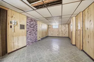 709 Michigan St, Hibbing, MN 55746 - Photo 21