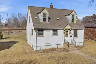 709 Michigan St, Hibbing, MN 55746 - Photo 29