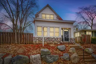 1833 Hawthorne Ave E, Saint Paul, MN 55119 - Photo 1