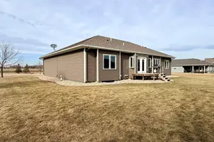 1781 Donavon Dr, Worthington, MN 56187 - Photo 35