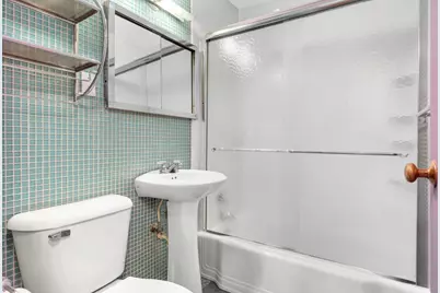 1912 Dupont Avenue S #405, Minneapolis, MN 55403 - Photo 9