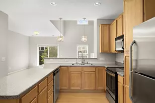 204 Manitoba Ln, Little Canada, MN 55117 - Photo 15