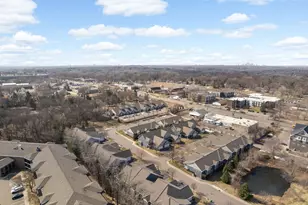 204 Manitoba Ln, Little Canada, MN 55117 - Photo 7