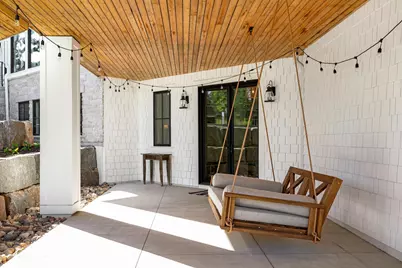 601 Fox Hill Drive, Chanhassen, MN 55317 - Photo 9