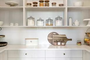 601 Fox Hill Dr, Chanhassen, MN 55317 - Photo 3