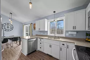 6667 Kingsview Ln N, Maple Grove, MN 55311 - Photo 7