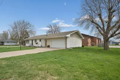 306 3rd Avenue SE, Blooming Prairie, MN 55917 - Photo 17