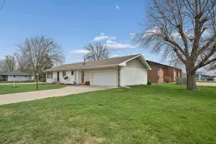 306 3rd Ave SE, Blooming Prairie, MN 55917 - Photo 17
