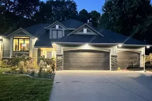 7832 18th St N, Oakdale, MN 55128 - Photo 3