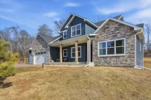 905 Gavin Pass, Hudson, WI 54016 - Photo 3