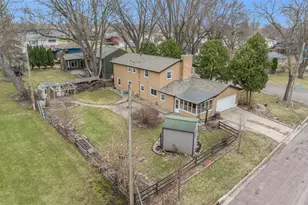 328 S Redwood Dr, Mankato, MN 56001 - Photo 3