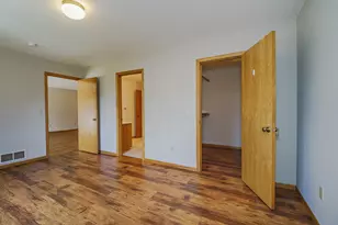 2334 Pinewood Dr, Shakopee, MN 55379 - Photo 17